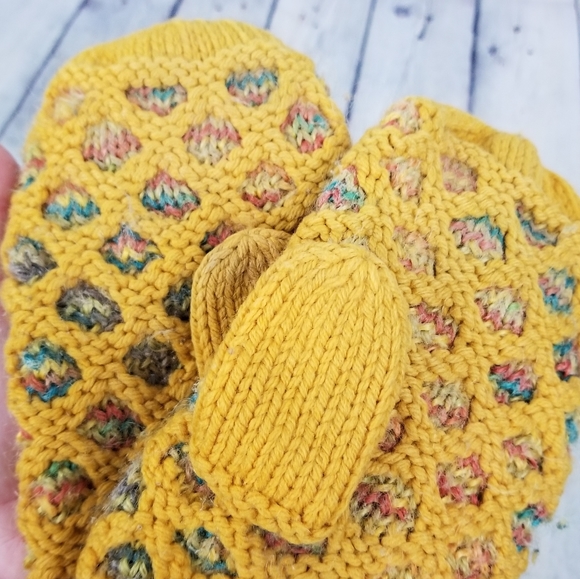 Handmade knit unlined mittens - Picture 2 of 4